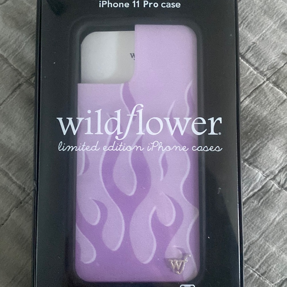 Wildflower iPhone case. Size: iPhone 11 pro color: purple design: flame